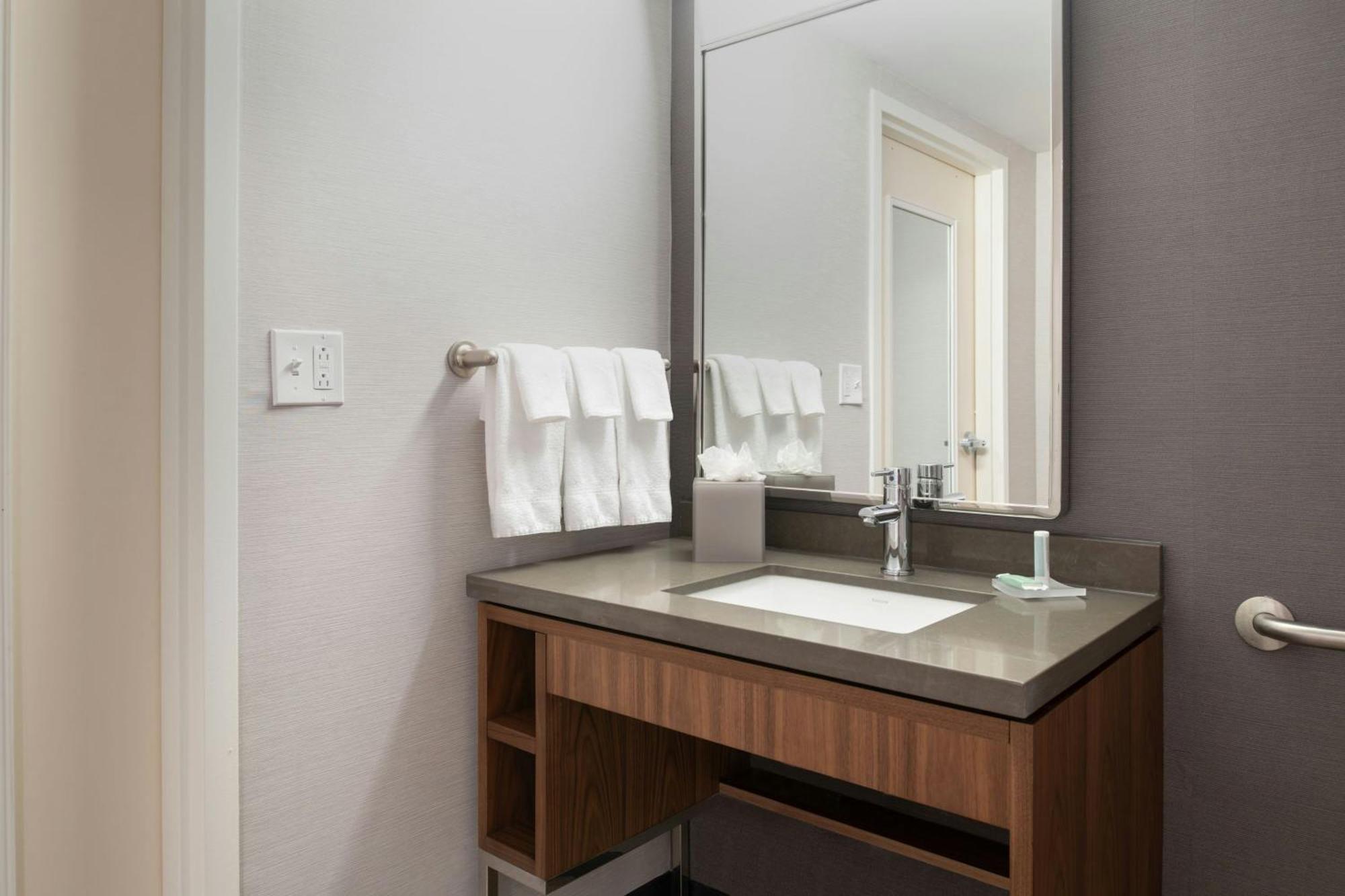 Courtyard By Marriott Providence Lincoln Ξενοδοχείο Εξωτερικό φωτογραφία